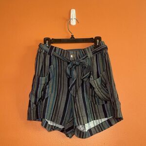 NWT Chaser Striped Front Pockets Tie Waist Shorts Womens Size S